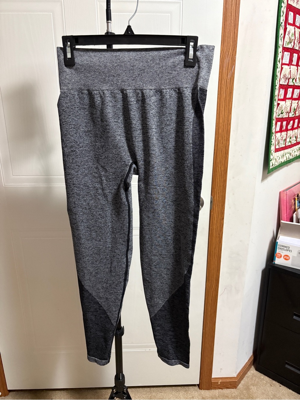 PINK Victoria's Secret Heather Gray Two-Tone Leggings